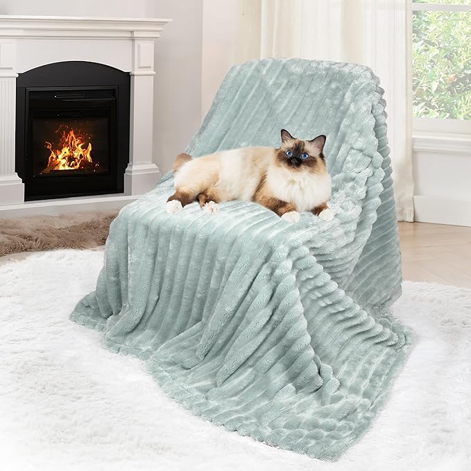 Waterproof Pet Blanket for Large Dogs & Cats - Reversible Calming Plush, Washable Furniture Cover for Couch, Bed, Car Seat, Blocks Leaks, Stains & Pet Fur (Green, 50"x60")