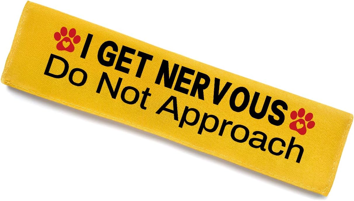 I get Nervous Dog Leash Sleeve, Funny Yellow Dog Leash Wrap Alert Hanging ID Patch Tag Dog Leash Warning Sign, Do Not Pet Patch Wrap Pet Birthday Gifts for Dog Owners ﻿