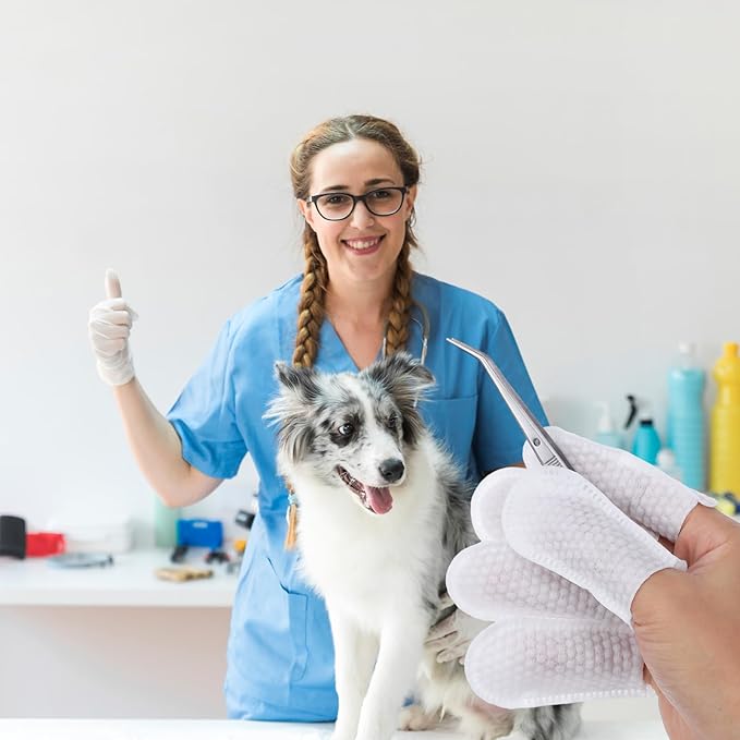 200 Pcs Cotton Finger Cots Dog Ear Wipes for Pet Ear Cleaning Cloth Finger Cots Fingers Covers Fingers Gloves Disposable for Nails Cleaning Dog Cat Teeth Cleanings Grooming Nail Trimming Precise Tasks