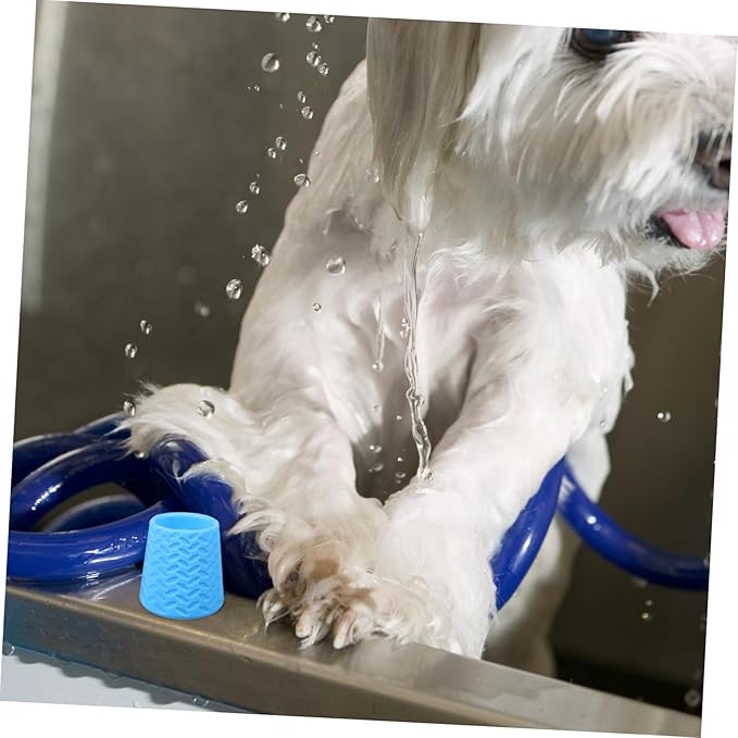 1Pcs Pet Outdoor Cleaning Shower Head Durable Silicone Dog Bath Sprayer Attachment for Versatile Cleaning Easy to Use for and Skin Care for Outdoor Pet