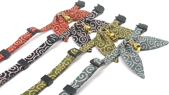 Bunny Ears Cat Collar, Japan Lucky ‘開三運’ Charm. Safety Breakaway Bowtie Kitten Collar with Bell, Green