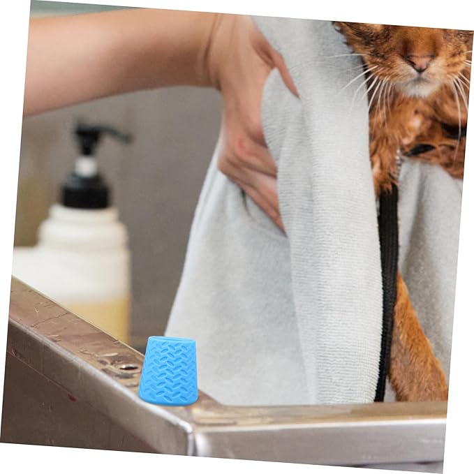 POPETPOP 1Pcs Pet Outdoor Cleaning Shower Head Portable Dog Shower Sprayer Attachment Silicone Material for Bathing for Outdoor Use and Travel Convenience