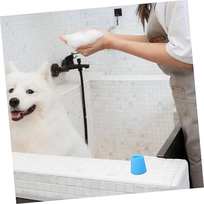 1Pcs Pet Outdoor Cleaning Shower Head Durable Silicone Dog Bath Sprayer Attachment for Versatile Cleaning Easy to Use for and Skin Care for Outdoor Pet