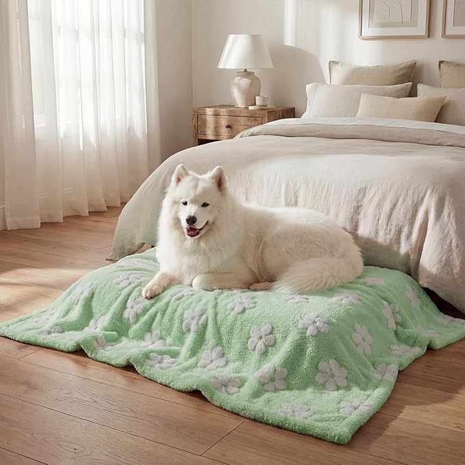 Horaldaily Pets Flannel Blanket, Green Flowers 3D Textured Soft Fuzzy Fluffy Plush Cozy Fleece Premium Blankets for Dog Cat Puppy Kitten Couch Protection, 20x30