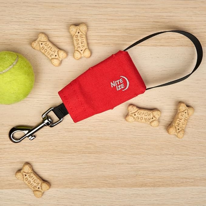 Nite Ize RadDog Retractable Pocket Leash - Durable & Comfortable - Compact Retractable Leash for Dog Walking - Portable & Sturdy for Everyday Use - Red, Large