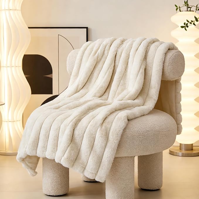 Waterproof Pet Blanket for Large Dogs & Cats - Reversible Calming Plush, Washable Furniture Cover for Couch, Bed, Car Seat, Blocks Leaks, Stains & Pet Fur (Cream, 30"x40")